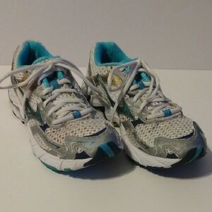 Mizuno Women's White and Teal Running Shoes